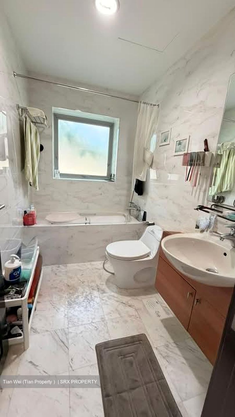 Whitewater (D18), Condominium #581045001